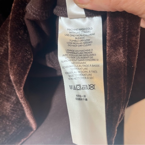 Free People Hold Me Velvet Top Size Medium in Chocolate Brown NWOT - Picture 4 of 10